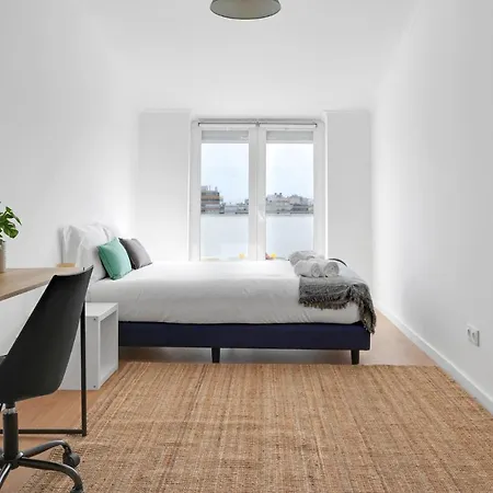 Sunny 2 Bedroom In - Balconies With River View
