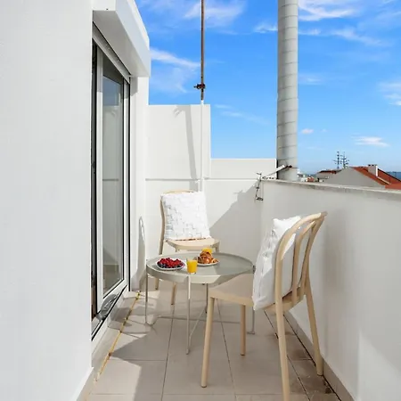 Sunny - - Balcony With River View By Lisbeyond Апартаменты